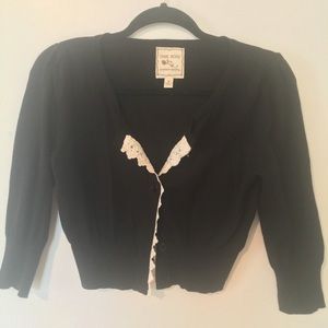 Black button crop sweater